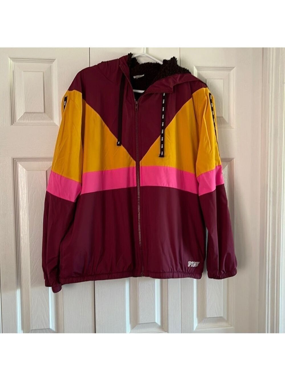 PINK Victoria’s Secret Jacket Size M/L 🥰❤️🥰